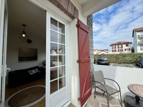 Appartement avec parking et terrasse, proche plage de Socoa en location vacances à Socoa 