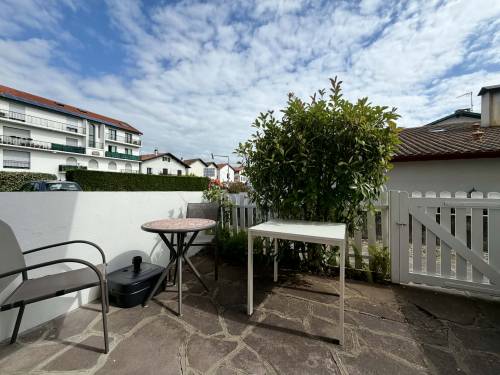 Appartement avec parking et terrasse, proche plage de Socoa en location vacances à Socoa 
