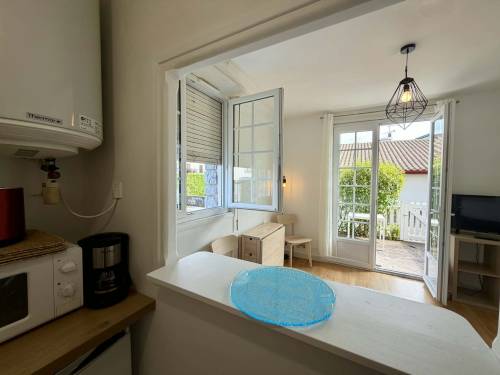 Appartement avec parking et terrasse, proche plage de Socoa en location vacances à Socoa 
