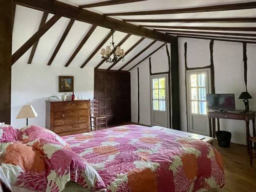 Ferme Labourdine du  XVIIIème siècle en location vacances à Sare