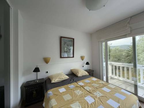Belle villa avec piscine en location vacances à Urrugne 